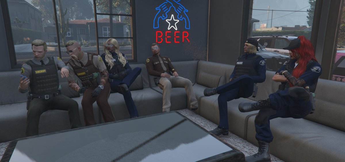 One Smol Bumble tweet media