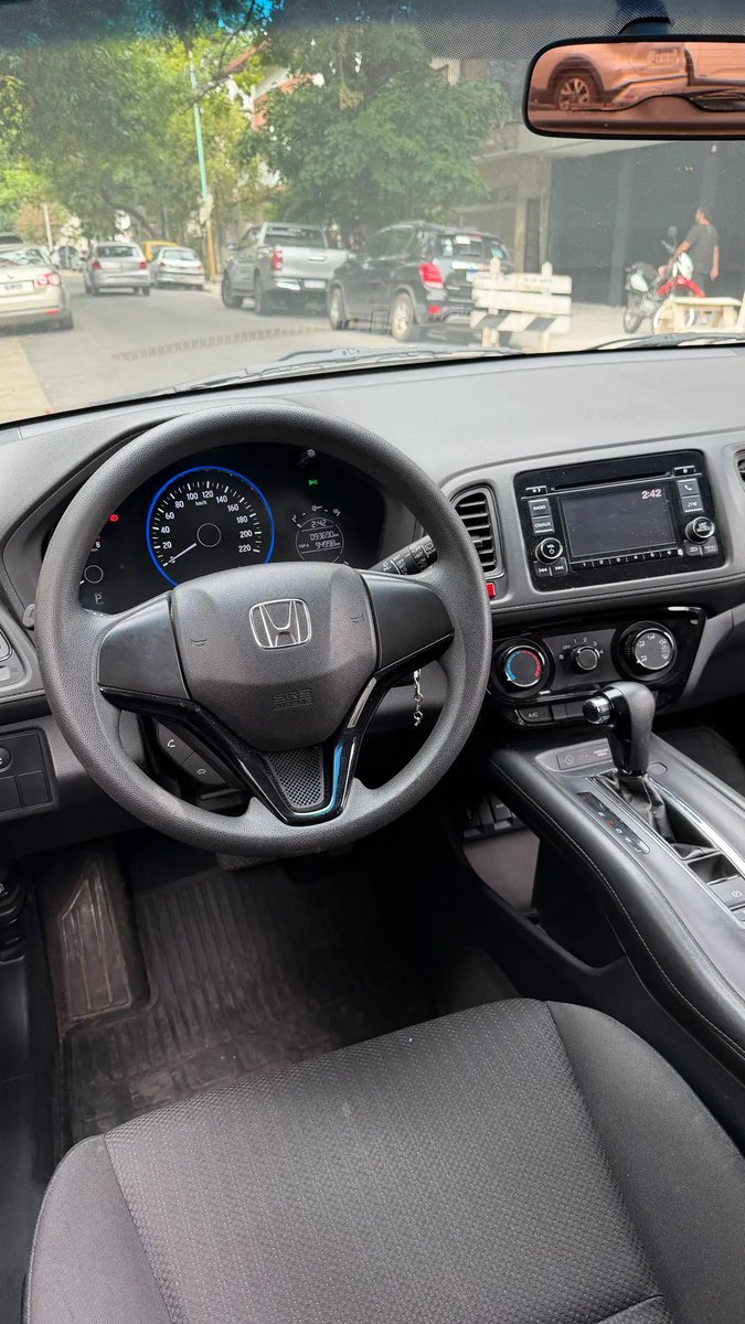 V6 Marketplace tweet media