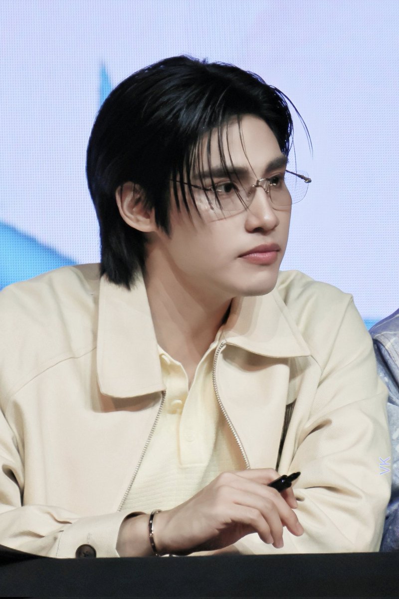 He owns the Face card ?, No
He owns the Face Bank!
UPPOOM MACAO FANMEET
#COLORVERSEUPPOOMFM
#poompps #uppoompat #UpPoom