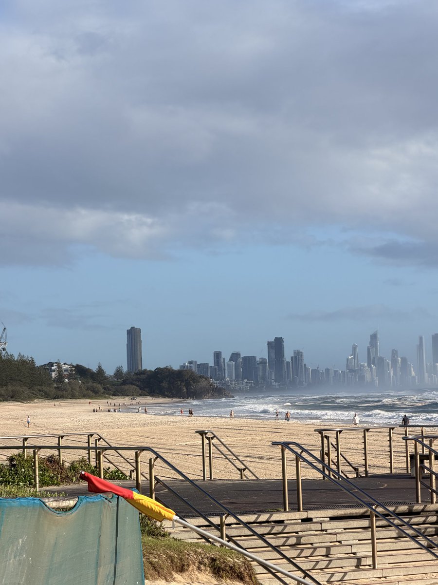duttonkona's tweet photo. Gold Coast looking good.  Oceans a bit angry 😡 but the walk was refreshing #goldcoast https://t.co/x9YgKYhQv5