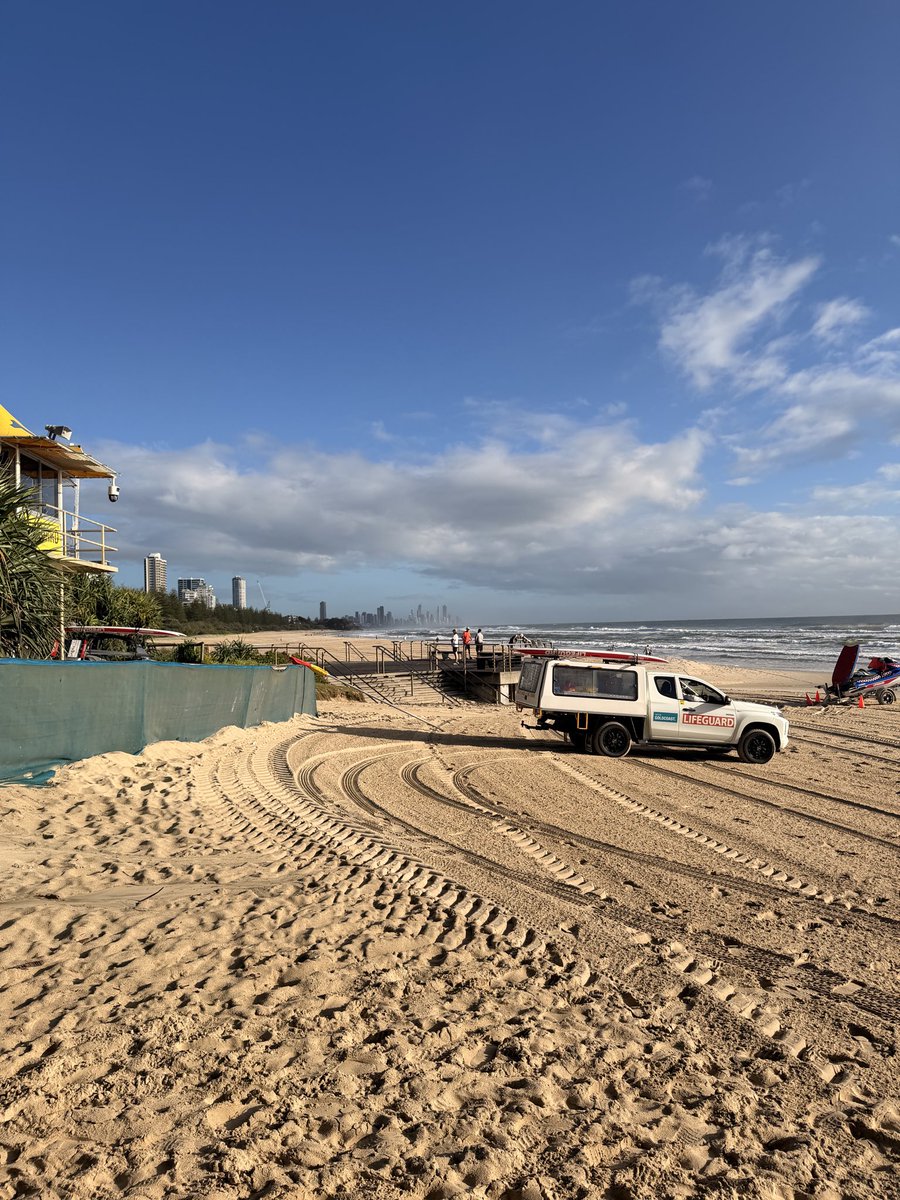 duttonkona's tweet photo. Gold Coast looking good.  Oceans a bit angry 😡 but the walk was refreshing #goldcoast https://t.co/x9YgKYhQv5