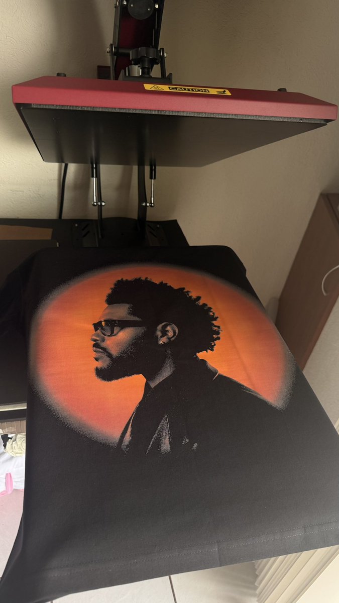 १𝐎𝐦𝐚𝐫 tweet media