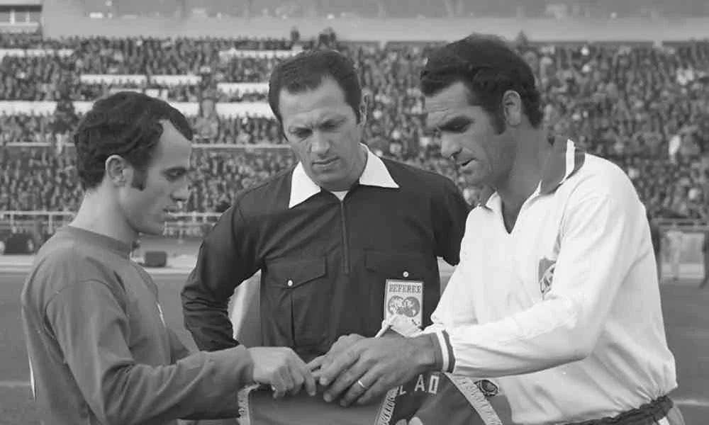 lacamisetabolso's tweet photo. Camiseta del año 1971/1973 - Luis Canepa. Se estrena el 16/6/71 contra Defensor y se usa hasta 1973, incluyendo la primera final de la Copa Intercontinental contra @paofc_ el 15/12/71 🕰️✨ https://t.co/Mxvh9N3ACh