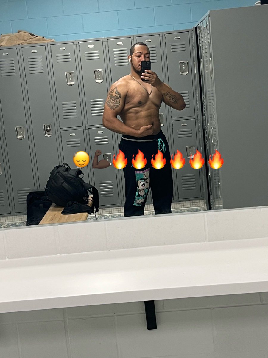 SmarttGuy92's tweet photo. Peep the demon slayer joggers ๐๐โโ๏ธ๐ฅ
#gympics
#gymprogress
#demonslayer
#DemonSlayerKimetsuNoYaiba
#demonslayerinfinitycastle
#gymanime
#gymmotivation๐๏ธโโ๏ธ
#fyp
#TikTok https://t.co/uFgzqQy4mP