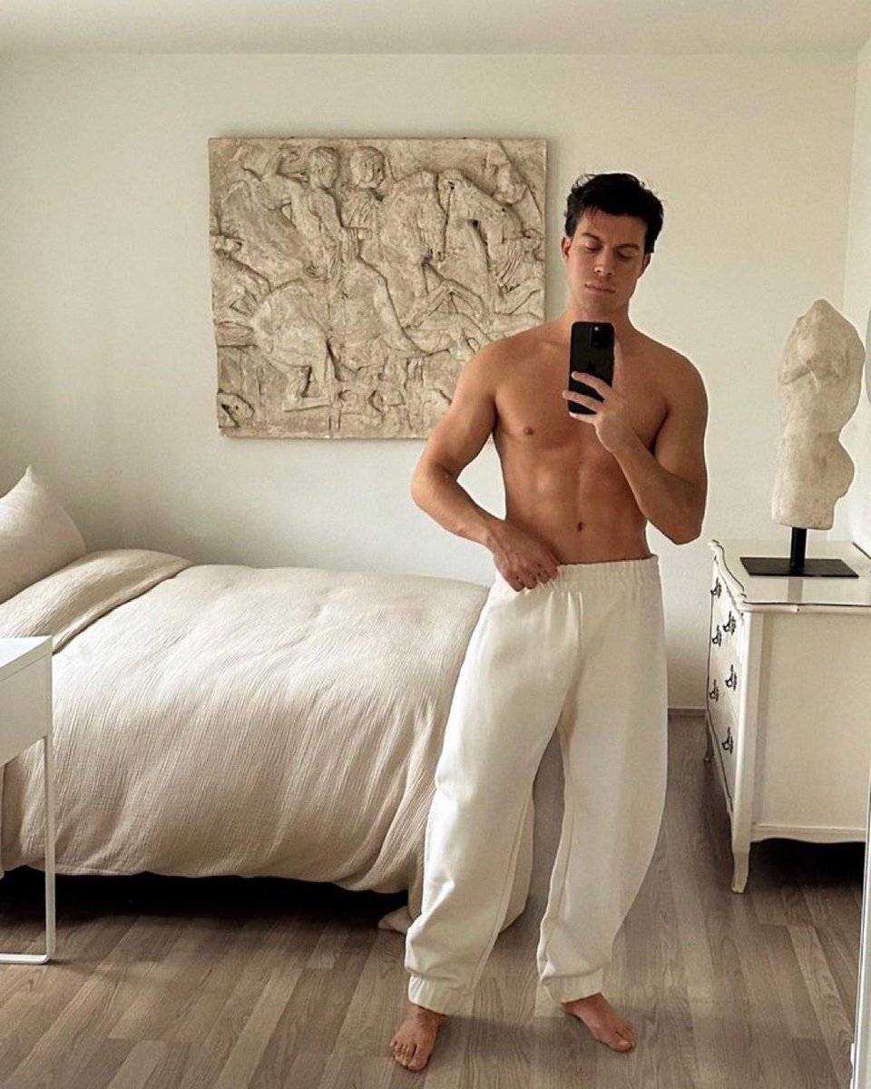 โ ๐ฎ๐น๐จ๐๐บ๐ถ๐ต. tweet media