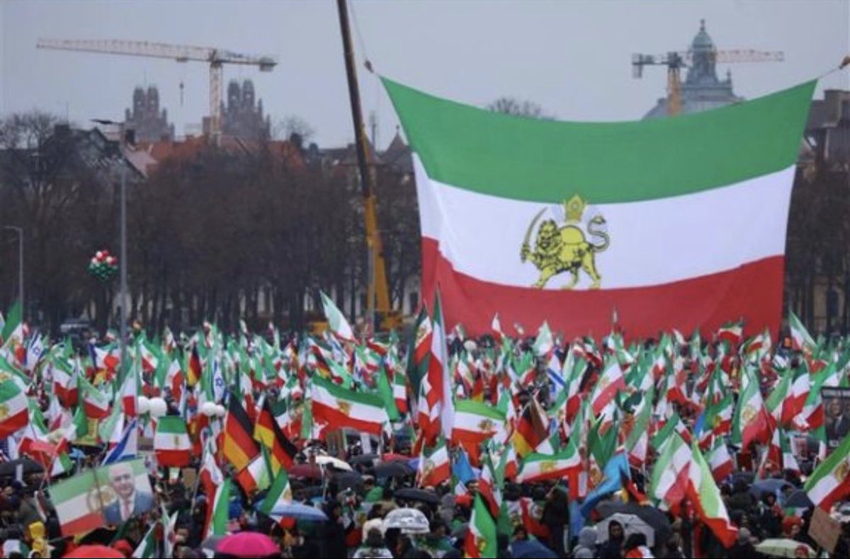 Daughterofvega's tweet photo. @marklevinshow The point is Iranians have already choosen a transition leader @PahlaviReza who is an open minded person with democratic beliefs and a written plan. Iranians are fully supporting him
 #KingRezaPahlavi‌ForIran https://t.co/5n0r6smeg0