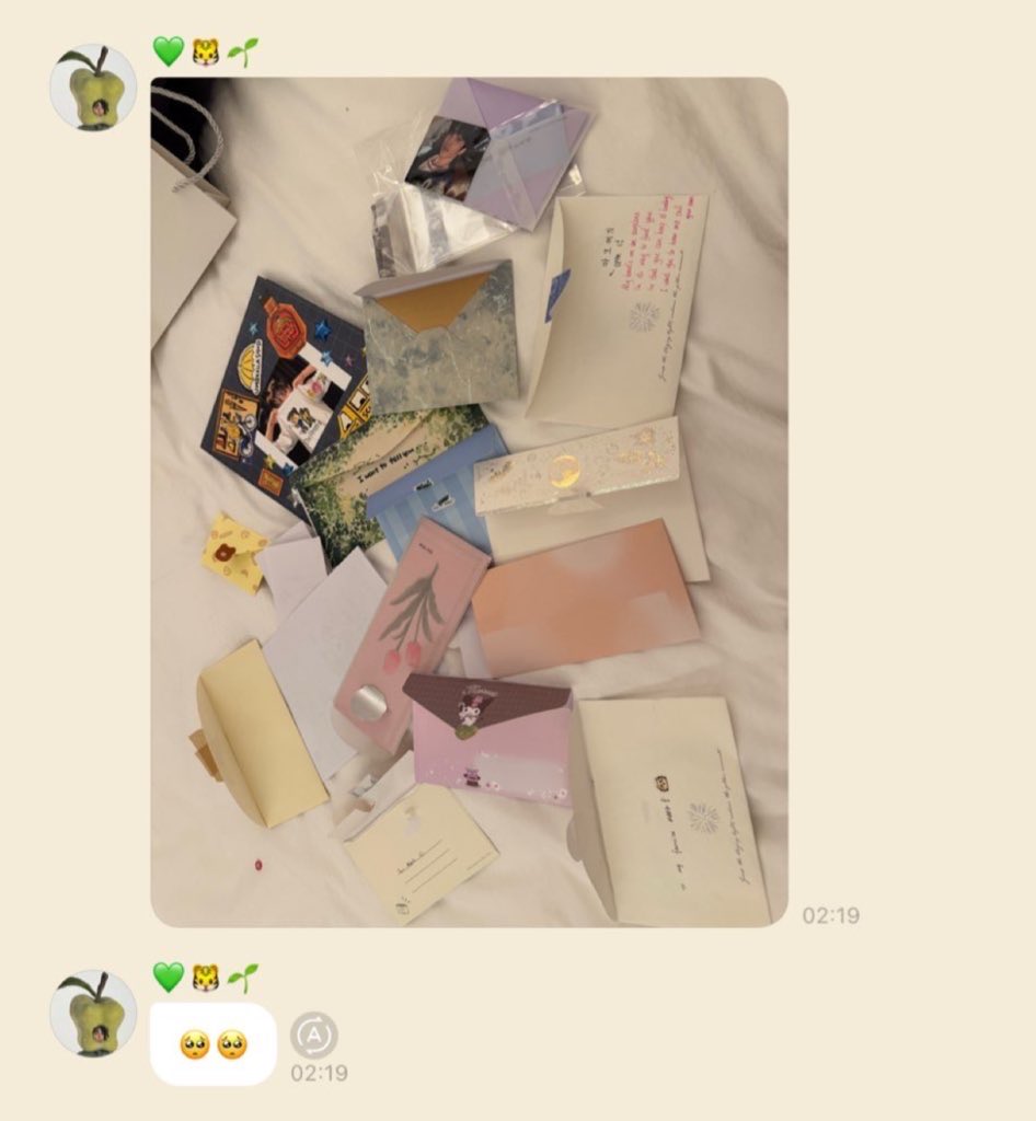 onyourmrkie's tweet photo. the way he takes his time reading every letter &amp; gets so touched.. no words will ever be enough to describe how dear you are to us and how grateful we are that you exist 🫳🏻 you deserve all the good things and to be surrounded by so much love—the same love you so freely give us ♥️ https://t.co/26FkW2IxM6