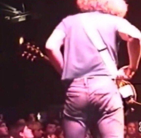 illiofsorrows's tweet photo. his ass and boobs in my mouth #NOWWWW https://t.co/Pou8kEnMJp