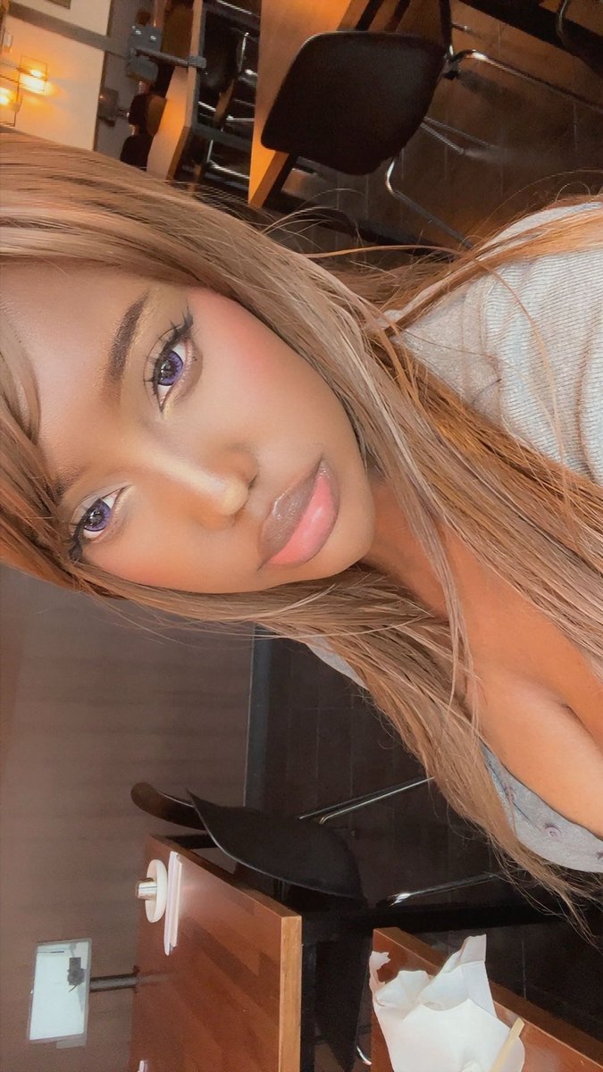 annie ✰ tweet media