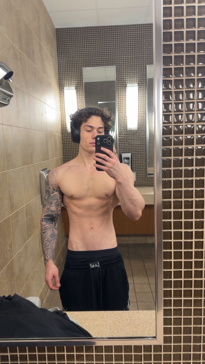 takeurcashEZ tweet media