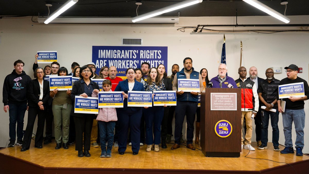 Airport Workers United tweet media