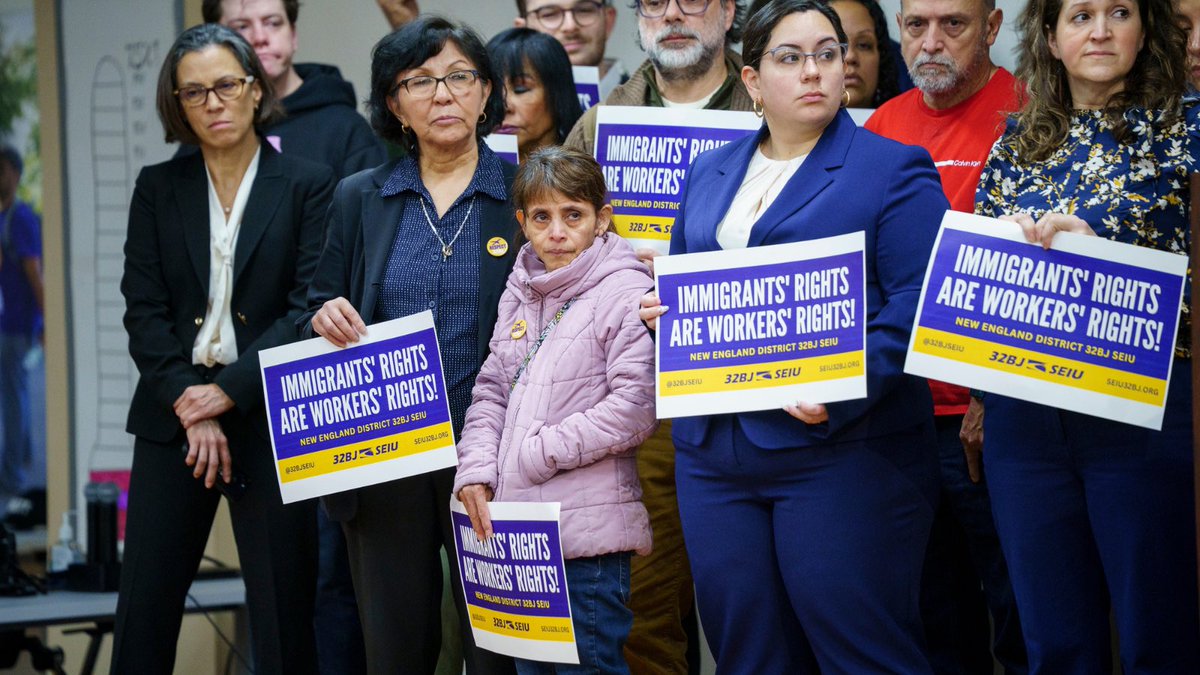 Airport Workers United tweet media