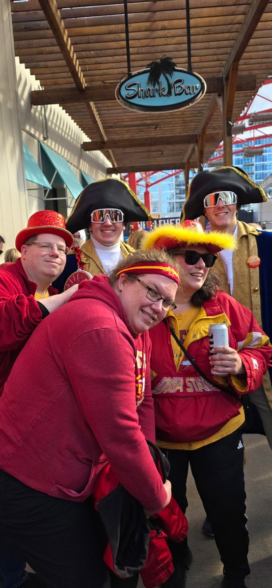 Sara Van Arkel tweet media