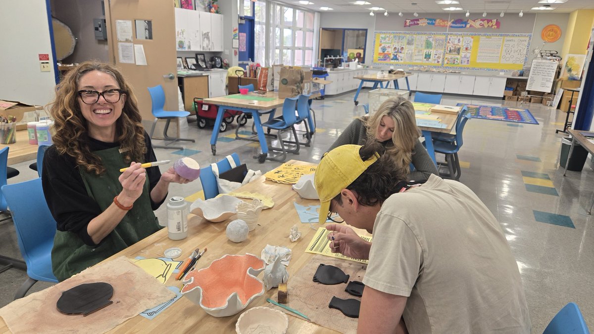 BCPSFineArts's tweet photo. Relaxing hands-on experience in ceramics glazing @EaglePointElem teachers learned new techniques like pouring, dipping, bubble glaze &amp; more! @browardschools @BCPSAppLearn @HowardHepburn https://t.co/9uksS4zS8Z