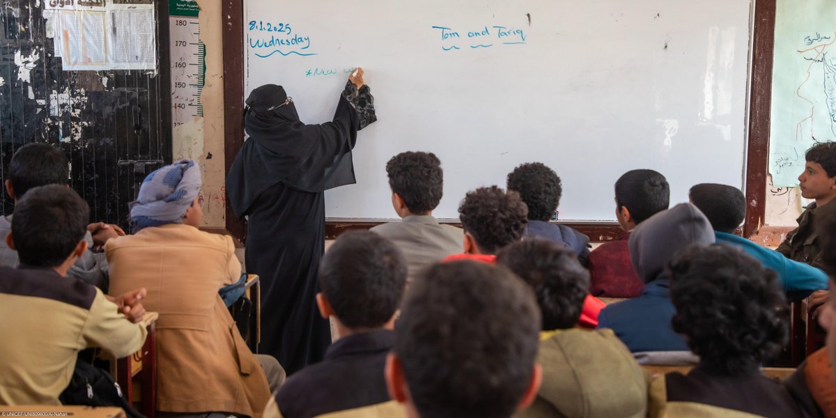 UNICEF_Yemen's tweet image. In partnership with #UNICEF &amp;amp; funded by @WorldBankMENA, the Ministry of Education in Aden launched 2-year school grants of $1,500 annually for 980+ schools to meet basic needs, retain students, and support girls’ education under #Sustaining_Education_and_Learning (#SEAL) project.
