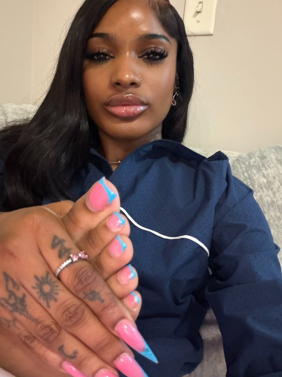 Okay im done posting my toes LMFAO