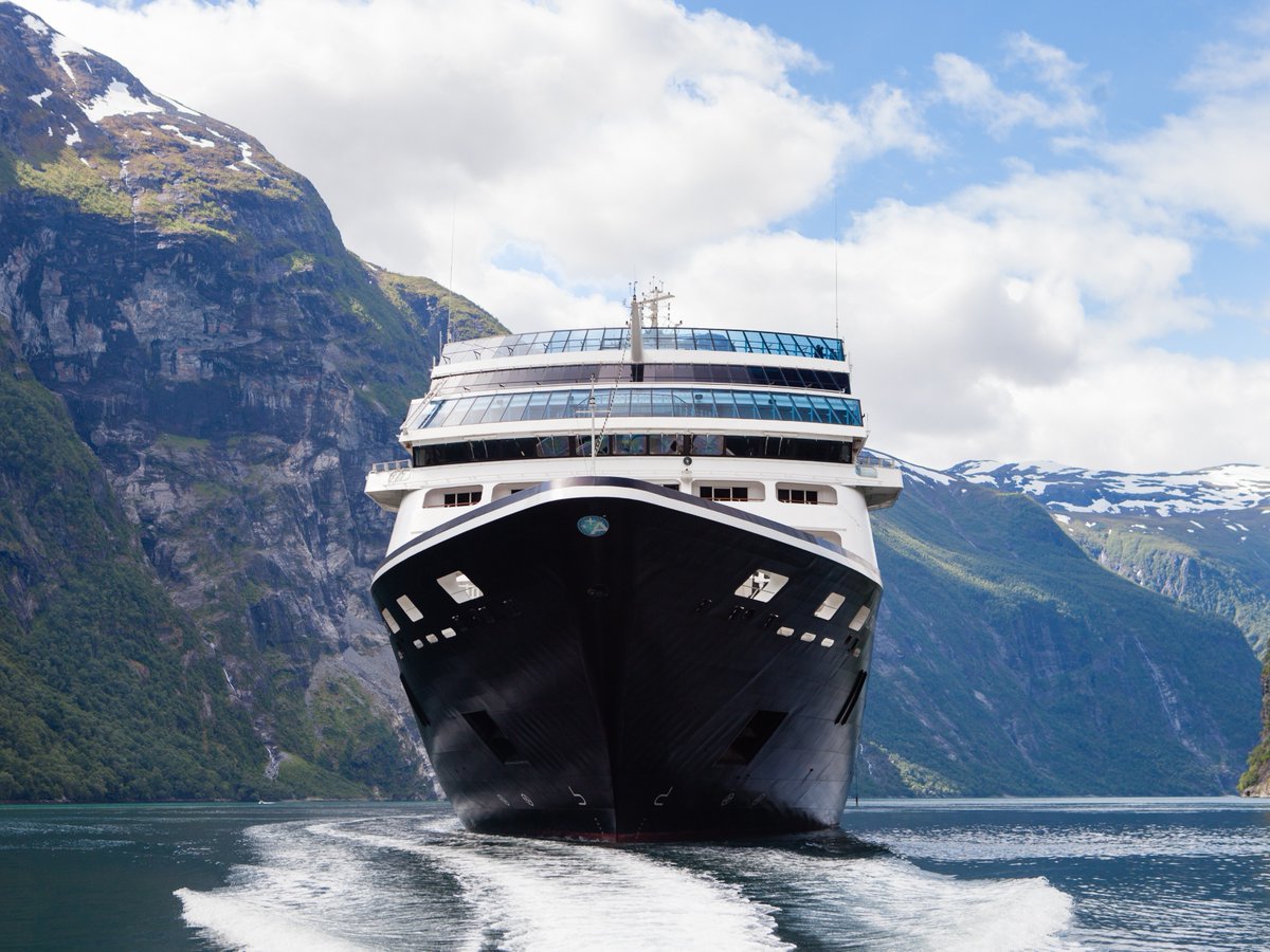 Azamara tweet media