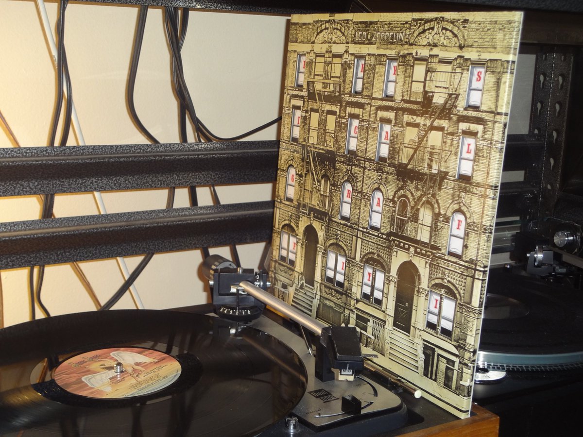 Doug Gillis tweet media