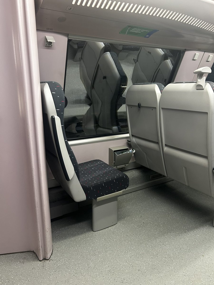 ezra (´,,•ω•,,)♡ ACAB🔻☀️ tweet media