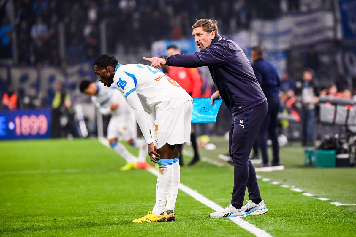 ActuFoot_'s tweet image. 🚨 Timothy Weah 🇺🇸 : « 𝗖’𝗘𝗦𝗧 𝗟𝗔 𝗚𝗨𝗘𝗥𝗥𝗘 𝗔̀ 𝗟’𝗘𝗡𝗧𝗥𝗔𝗜̂𝗡𝗘𝗠𝗘𝗡𝗧 maintenant. 

Y’a énormément d’intensité… je ne sais pas si vous voyez les vidéos sur Insta. 😁 »

🎙️ @ligue1plus