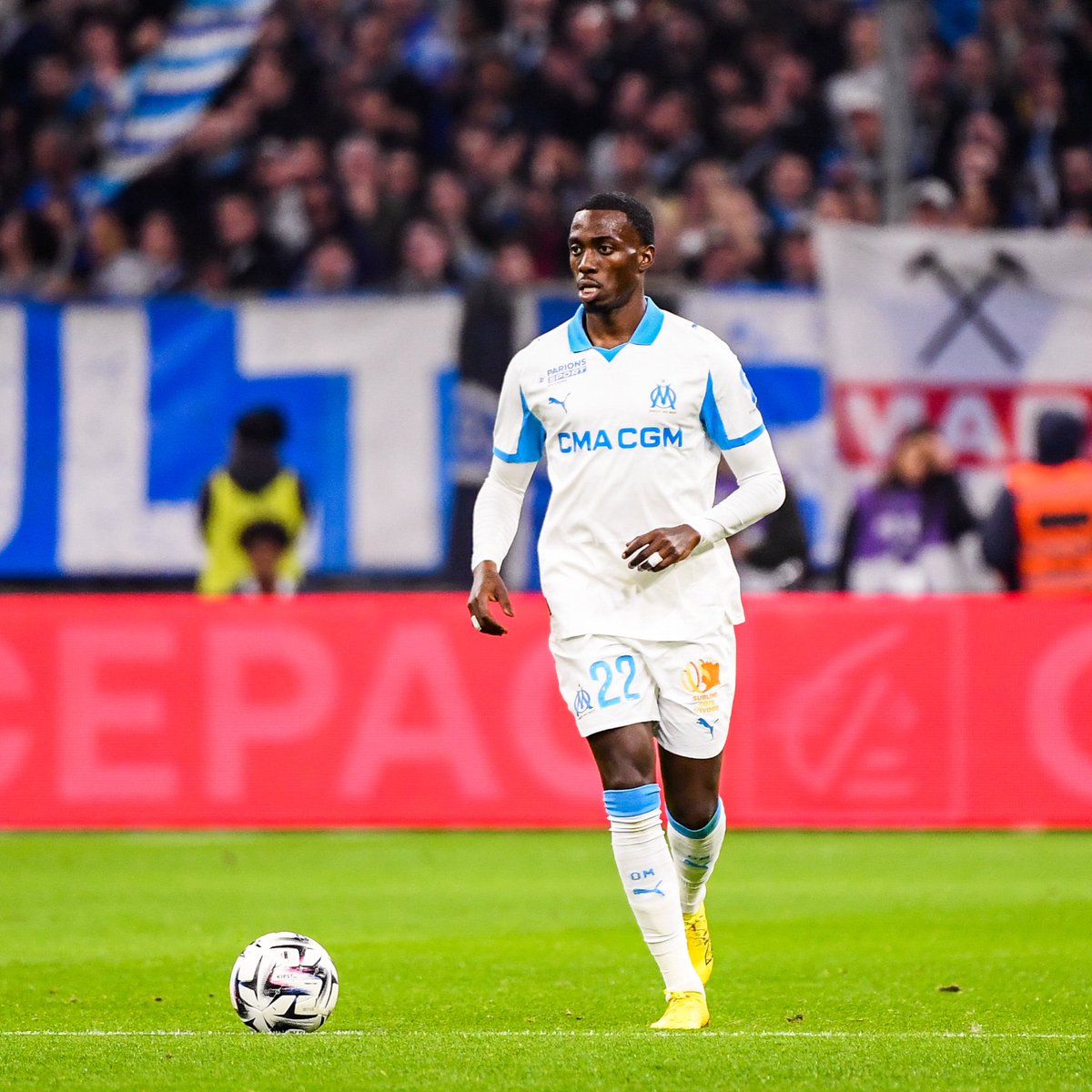 ActuFoot_'s tweet image. 🚨 Timothy Weah 🇺🇸 : « 𝗖’𝗘𝗦𝗧 𝗟𝗔 𝗚𝗨𝗘𝗥𝗥𝗘 𝗔̀ 𝗟’𝗘𝗡𝗧𝗥𝗔𝗜̂𝗡𝗘𝗠𝗘𝗡𝗧 maintenant. 

Y’a énormément d’intensité… je ne sais pas si vous voyez les vidéos sur Insta. 😁 »

🎙️ @ligue1plus