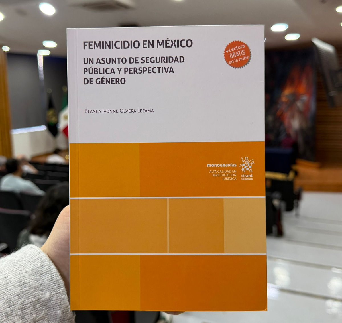 💜👩‍⚖️ Presentamos el libro “Feminicidio en México, un asunto de Seguridad Pública y Perspectiva de Género”, una obra que analiza los retos del sistema jurídico frente a la violencia contra las mujeres y destaca la importancia de seguir estudiando este tema.

#8M #cInIGFD