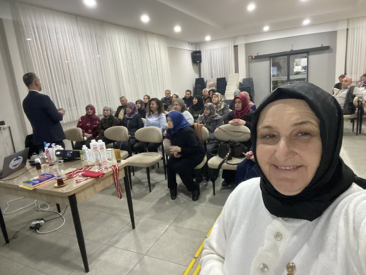 Akhisar  büro olarak  iftar  proğramımızda buluştuk.İftar sonrası Uğur müdürümün anlatımıyla yine muhteşem bir seminer oldu .Tüm liderlerime ve katılım sağlayan emeği geçen  herkese teşekkürler