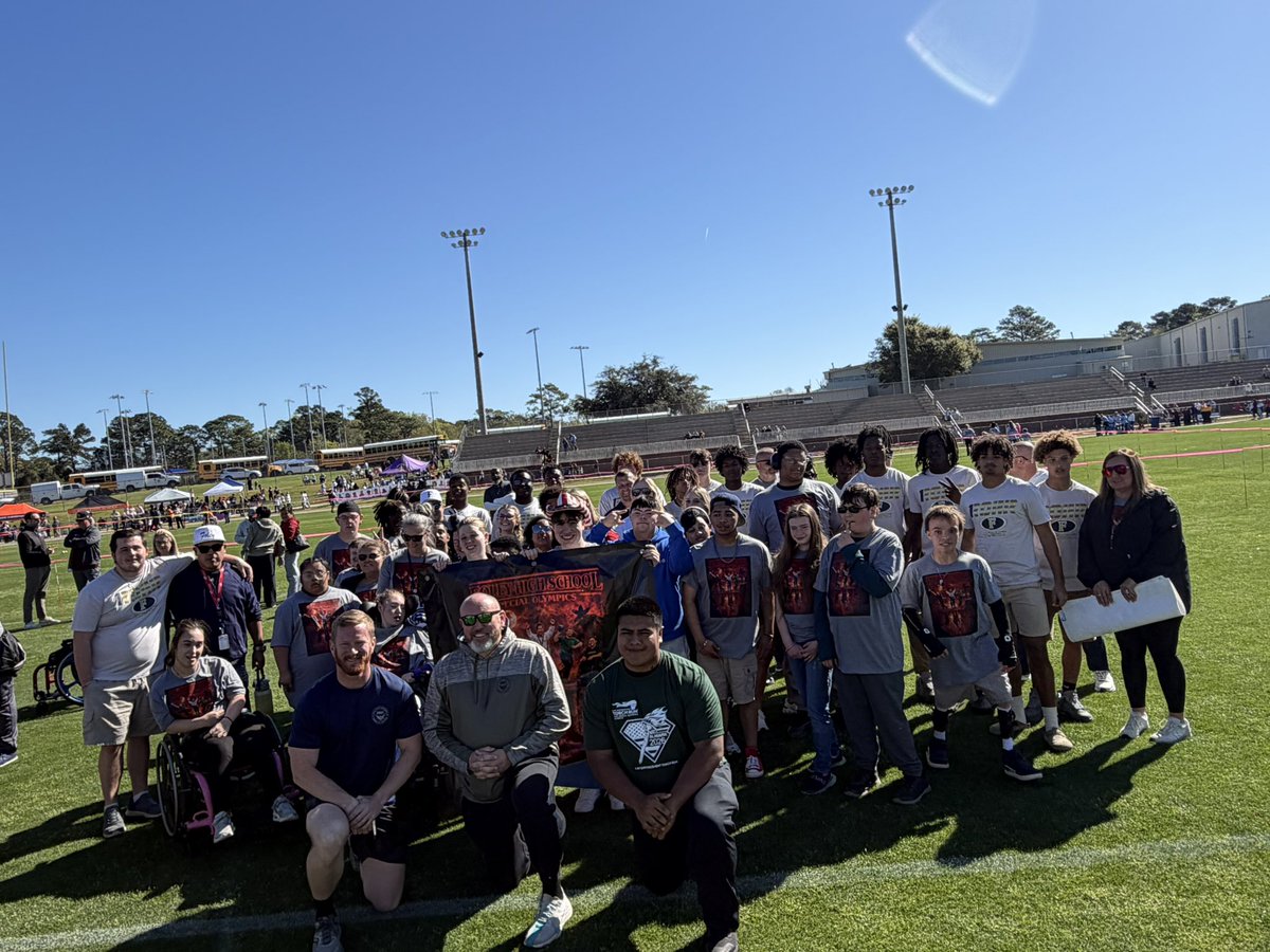 Enjoyed bringing our rising seniors to help serve and support at the Special Olympics today! 

#OwnIt #1ROAR 🦁