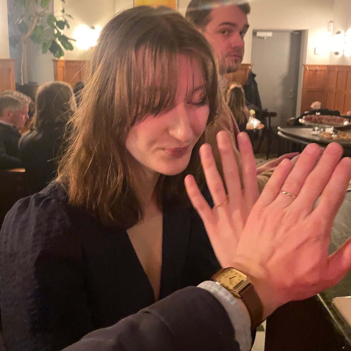 brutalt förlovningsmoggar alla på schmaltz bar och delicatessen