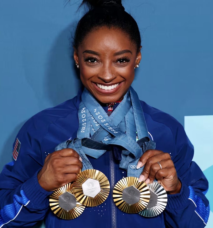 PopBase's tweet image. Happy 29th Birthday to the talented Simone Biles.
