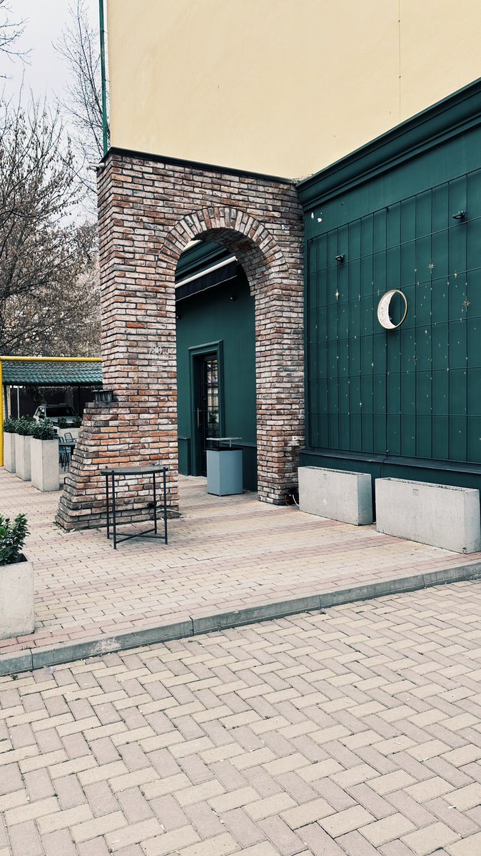 samurayche's tweet photo. портал в Diagon Alley существует по сей день #coffeesoul https://t.co/NNfp34HbAe