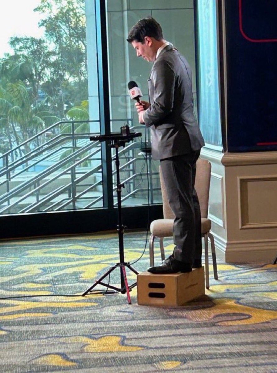 DepressedOCFan tweet media