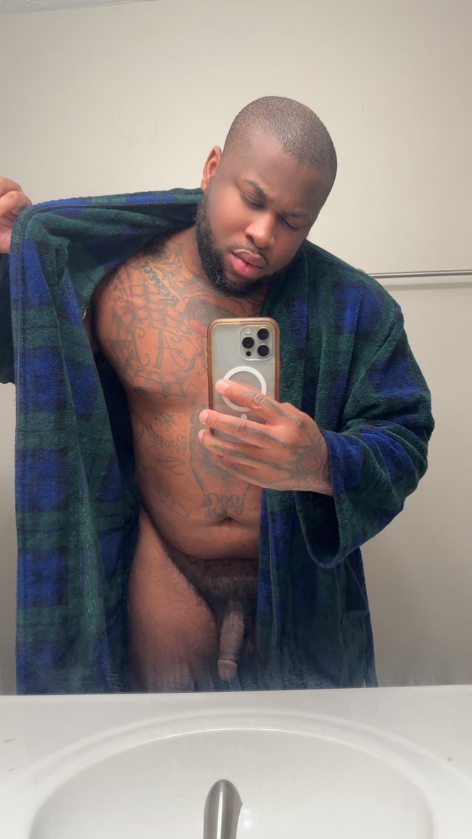 MaddMaskXXX's tweet photo. Shower time https://t.co/P6zfALnn03