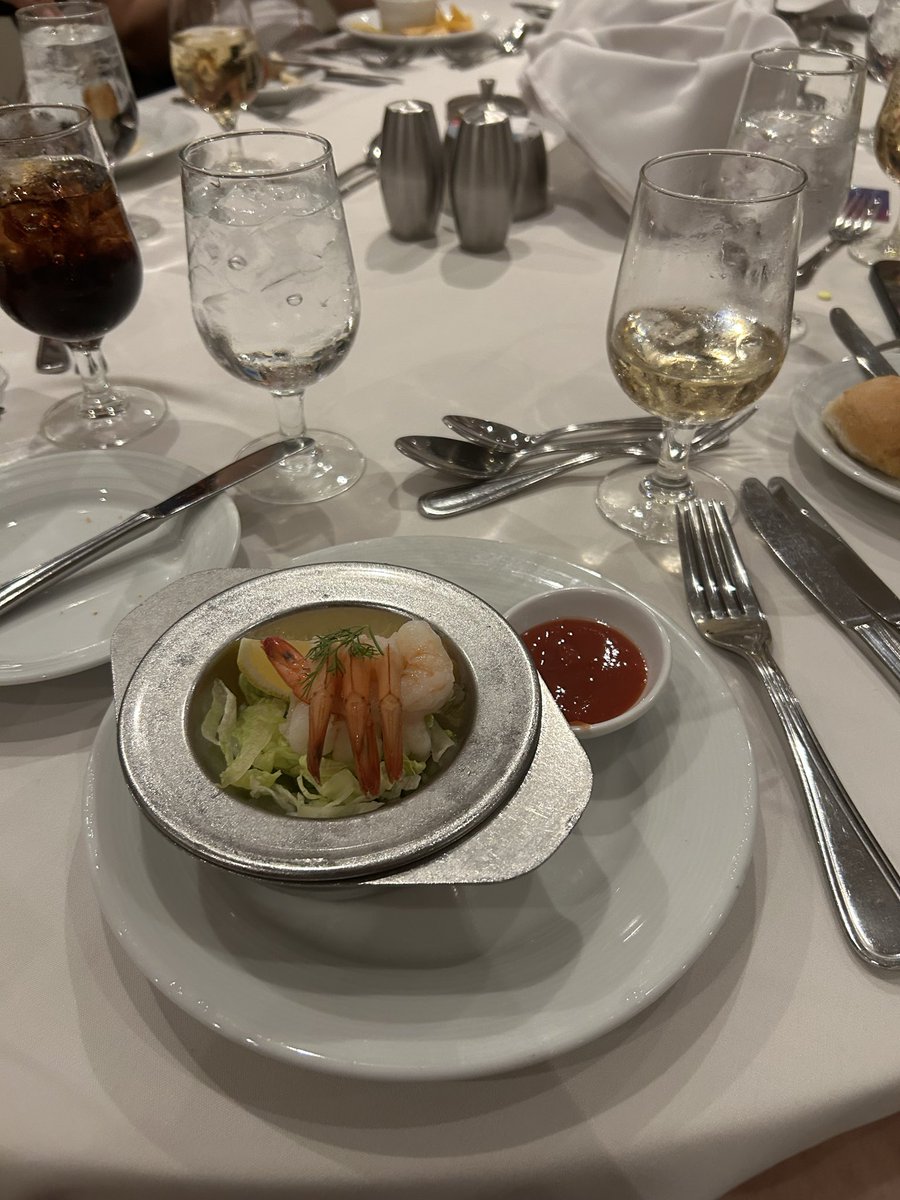 yalesolana's tweet image. Good eats or what chat?