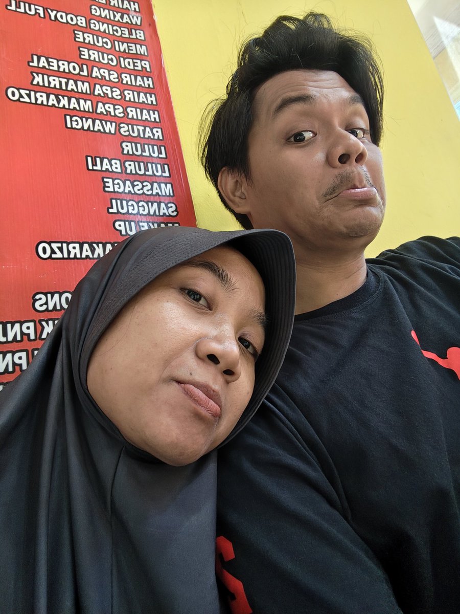 penimenny's tweet photo. Kemarin untuk pertama kalinya suamiku antar aku ke salon dan aku diminta me time, ditanya mau perawatan apa kujawab aku cuma mau gunting dan creambath aja. Senang sekali hatiku, after a longtime🥹 terima kasih ya sayang, semoga Allah segera balas perbuatan baikmu untuk aku.. https://t.co/ZBaTv6W3TE