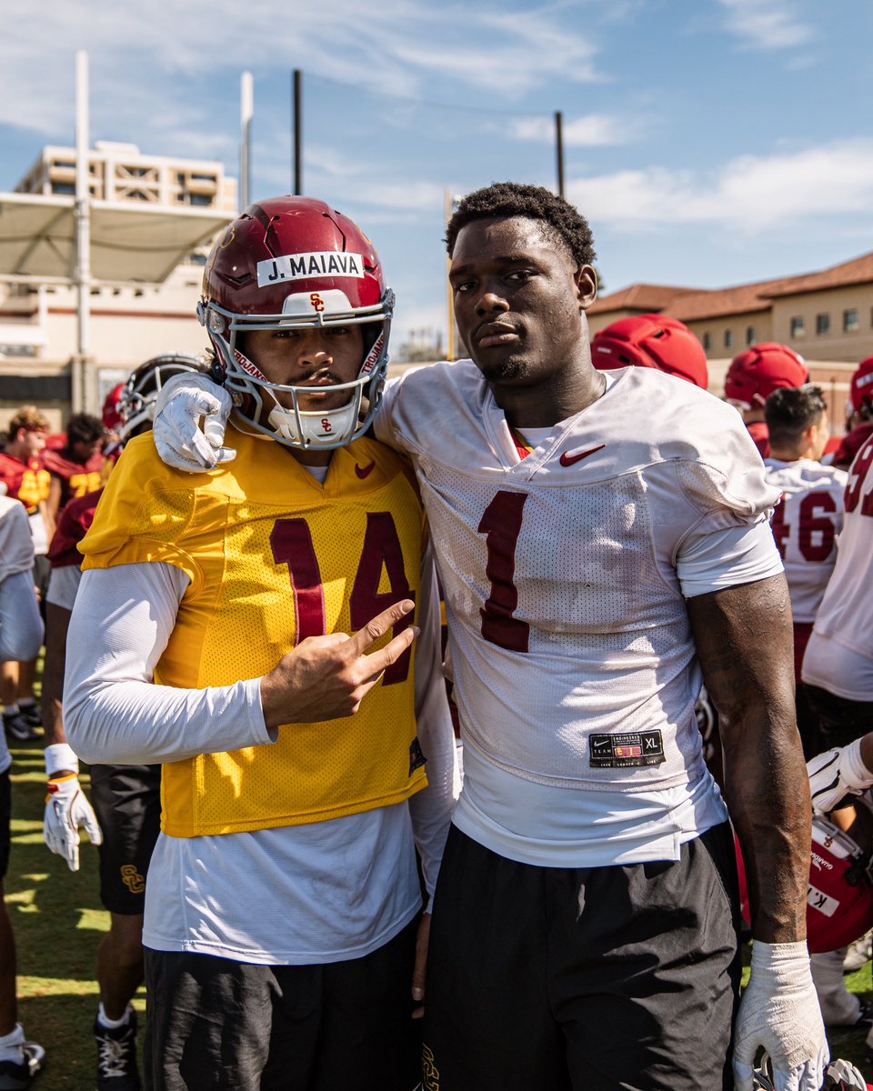 USC Football ✌️ tweet media