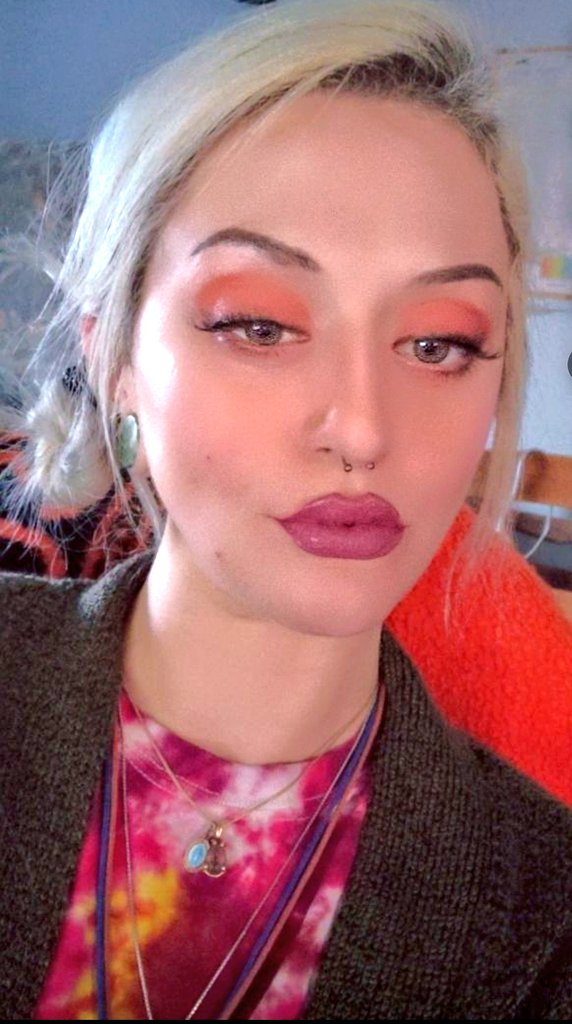 M1M1status's tweet photo. Here are random pictures of me, not like anyone cares, haha , but whatever, haha , it was one of the few times I wore makeup, haha https://t.co/Sy0kM9EIfw