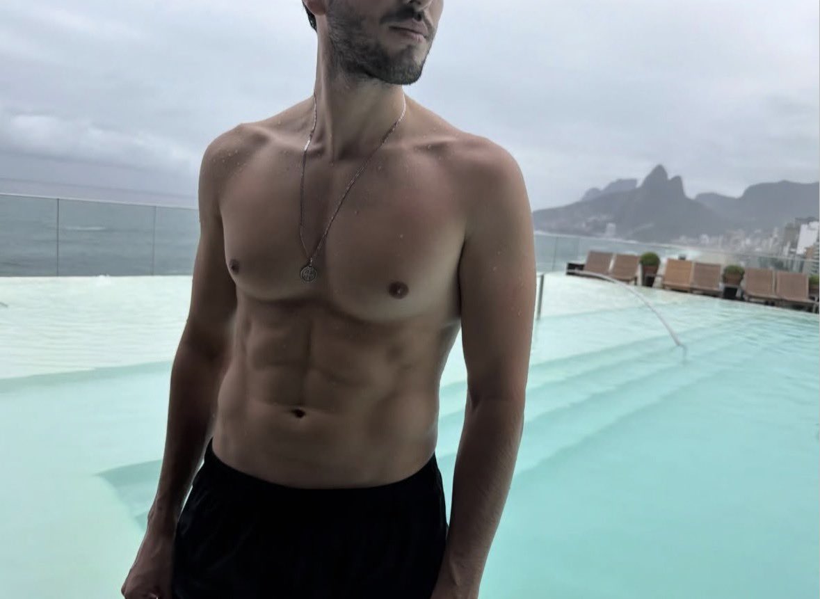 Gracias Nano 🙄 <a href="/SebastianYatra/">Sebastian Yatra</a>