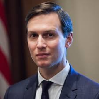 トランプの娘イヴァンカがユダヤ教に改宗してまで、このクシュナー氏と結婚してなかったら、イランの小学生165人死ぬことは無かった。
トランプはクシュナー氏の意見から「フィーリング」で奇襲したと答えてる。
クシュナー家とネタニエフ家は長年親密。