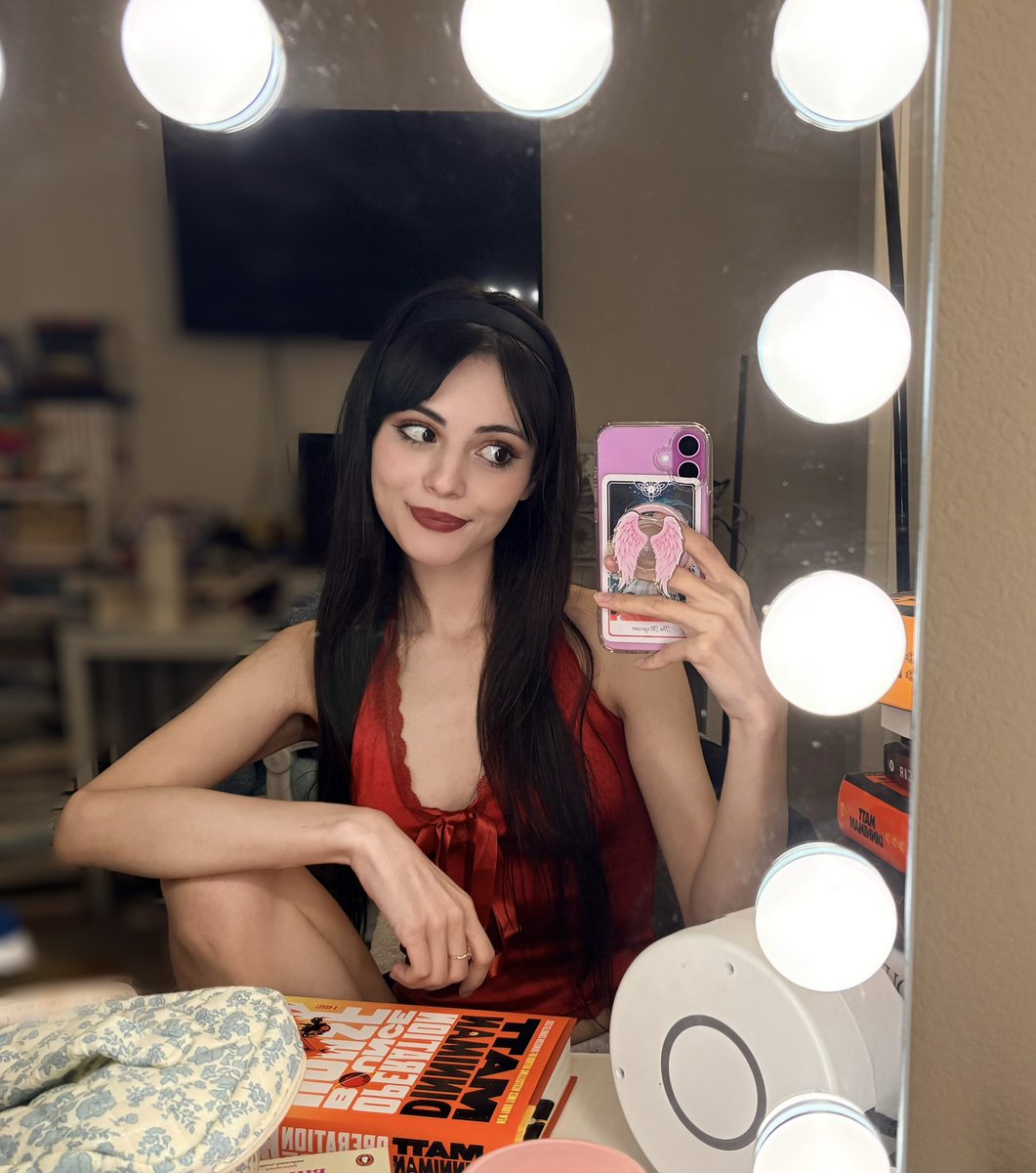 Jade 💜🦎 tweet media