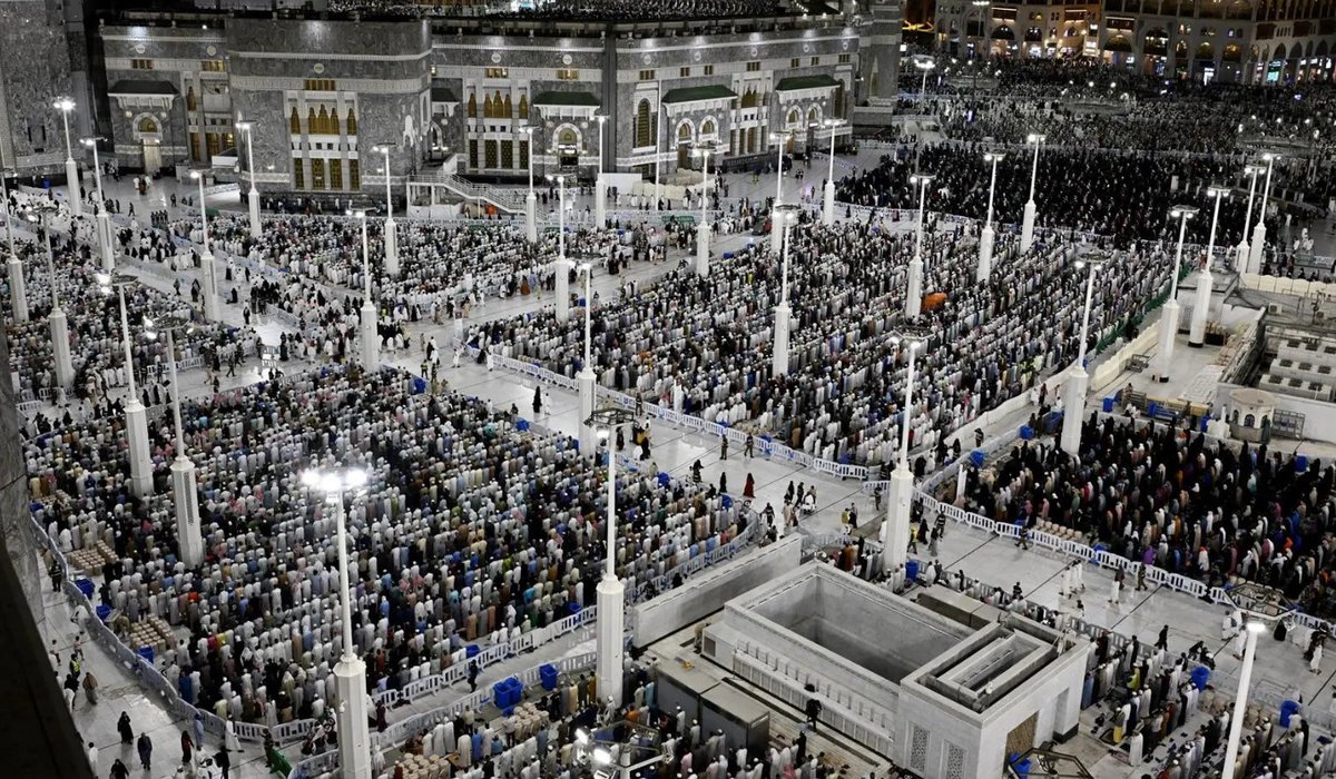 #صور ..

تنظيم دقيق للحشود في ⁧#المسجد_الحرام ليلة 25 #رمضان_المبارك والمصلون يؤدون صلاتهم في طمأنينة وسكينة. 

al-madina.com/article/980328

#صحيفة_المدينة