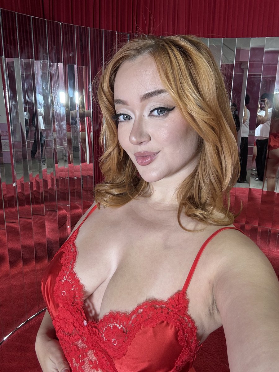 Emma Magnolia tweet media