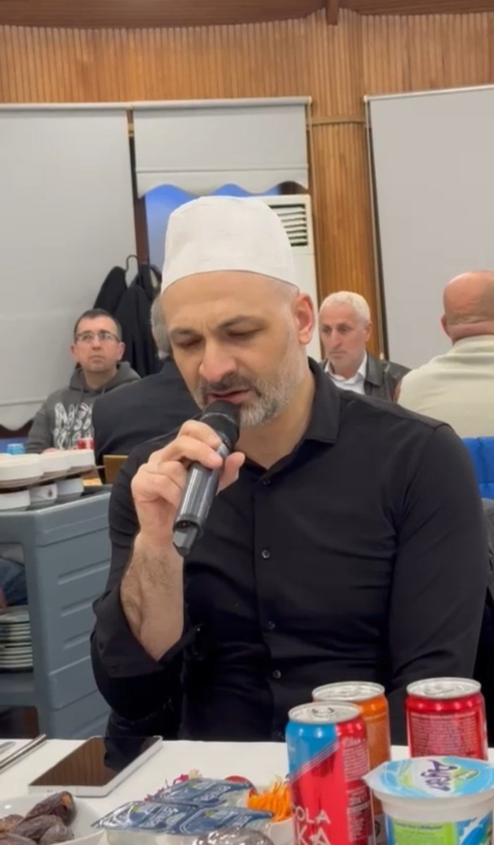 Kağıthane Erzurumlular Dernek başkanımız <a href="/YukselLoglu/">Mehmet Yüksel Kızıloğlu</a> ve yönetim kurulu üyeleri ile birlikte Çamlı Vadi Camii imamı Erzurumlu hemşehrimiz Ümit Karaoğlu'nu ziyaret ettik.