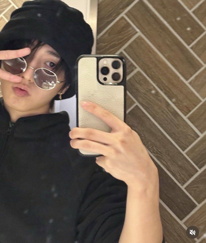 HAN NOS DARÁ NUEVA MUSICA HOY
😭

En bbl mando mensaje diciendo que este año podrá haber muchas oportunidades de escuchar las canciones que hizo, y que intentará lanzarla algo HOY