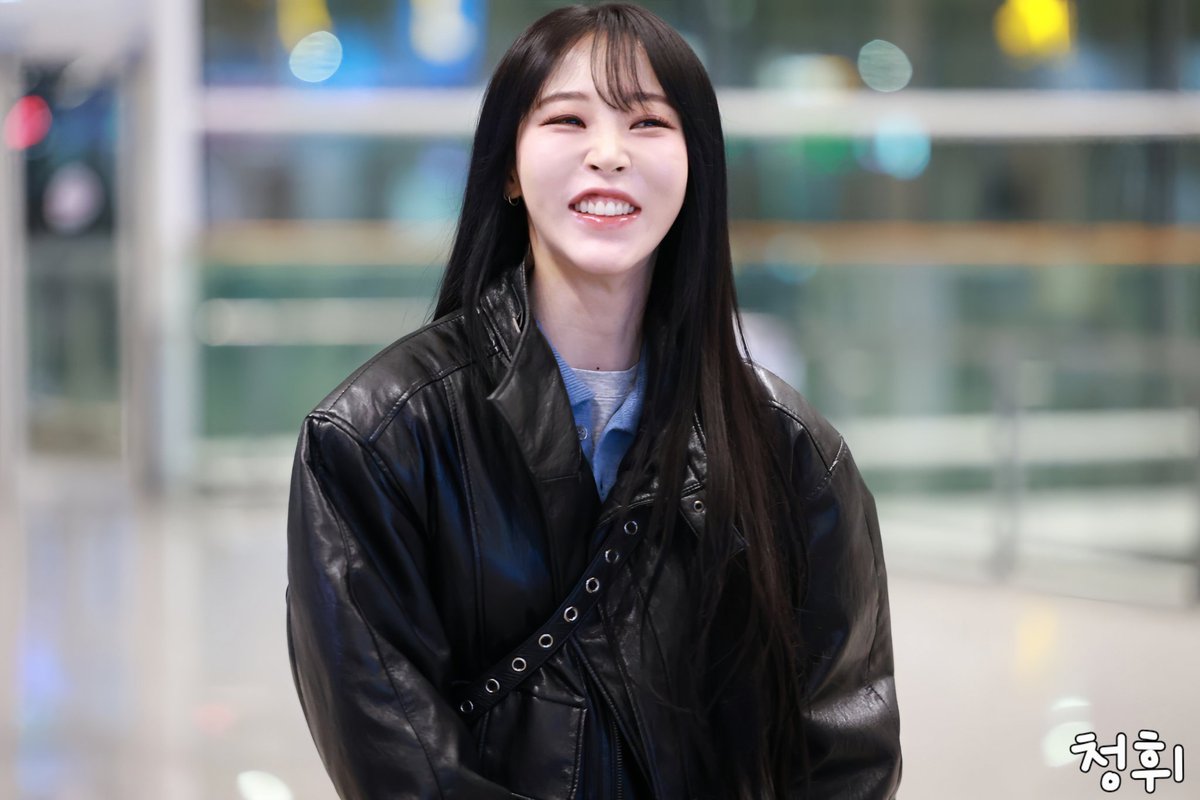 cjdgnl1's tweet photo. 260314 문별 ICN 출국
잘 다녀와요!!
#mamamoo #moonbyul #마마무 #문별 https://t.co/9tBIZwihML