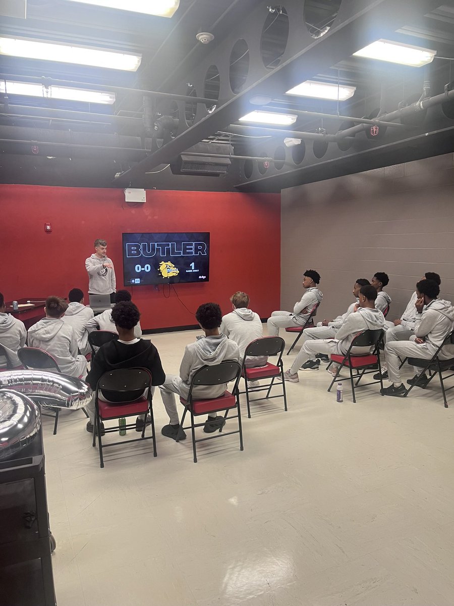 Greg Thompson tweet media