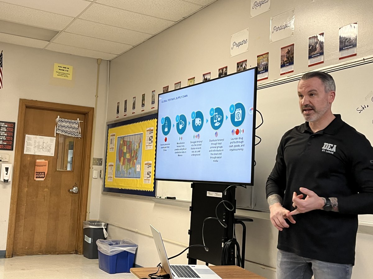 DEAStLouis tweet media