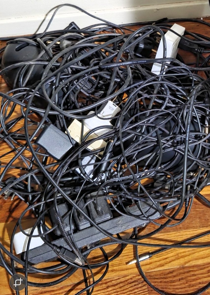 200PoundsOfSin tweet media