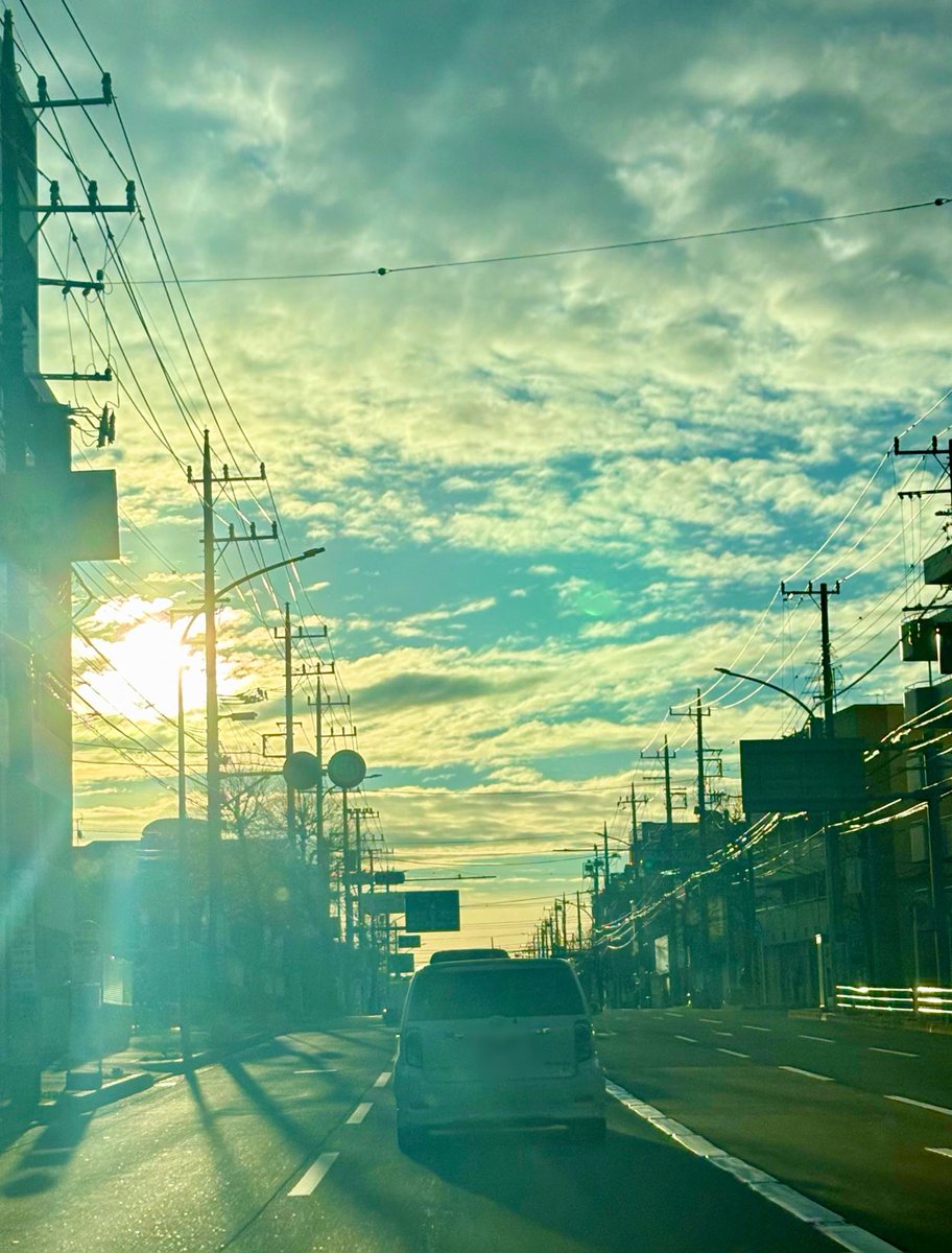 仕事休みとったんだけど予定なくなったので朝風呂へ。早朝って気持ちいい。