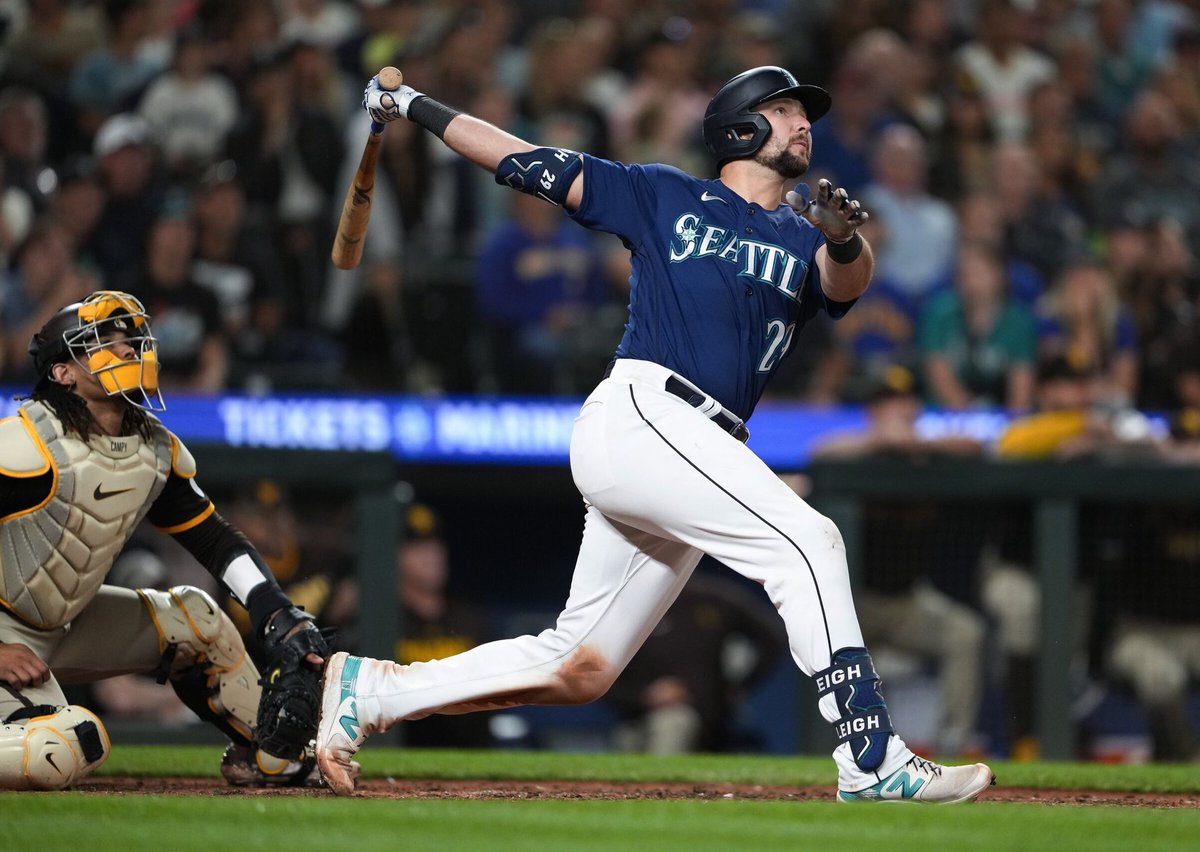 CasualGamer1231's tweet image. Cal Raleigh launching dingers like he found the cheat menu, Bednar stonewalling shots smoother than my nonexistent sleep schedule. Mariners offense + NHL brick wall = peak carry vibes. Who’s single-handedly dragging their squad harder right now? No cap, spill it! ⚾🏒